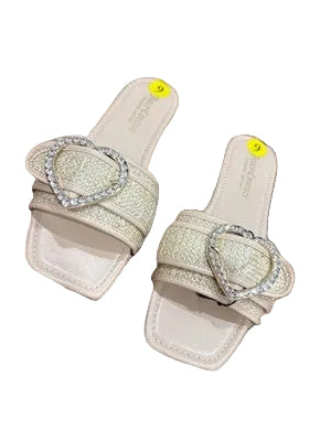 Juicy Couture, Sandalias Con Adorno de Corazón, Talla 7.5
