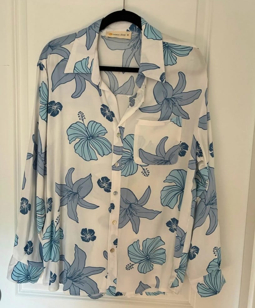 Ocean Drive Blusa Estampada Flores Celestes, Talla M