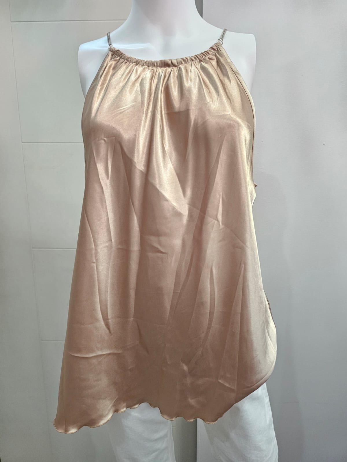 Nicole Miller Blusa sin mangas talla M, color champagne