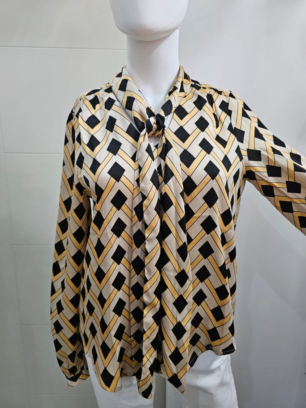 Elie Tahari Blusa Estampados Geometricos Tonos Tierra, Talla S