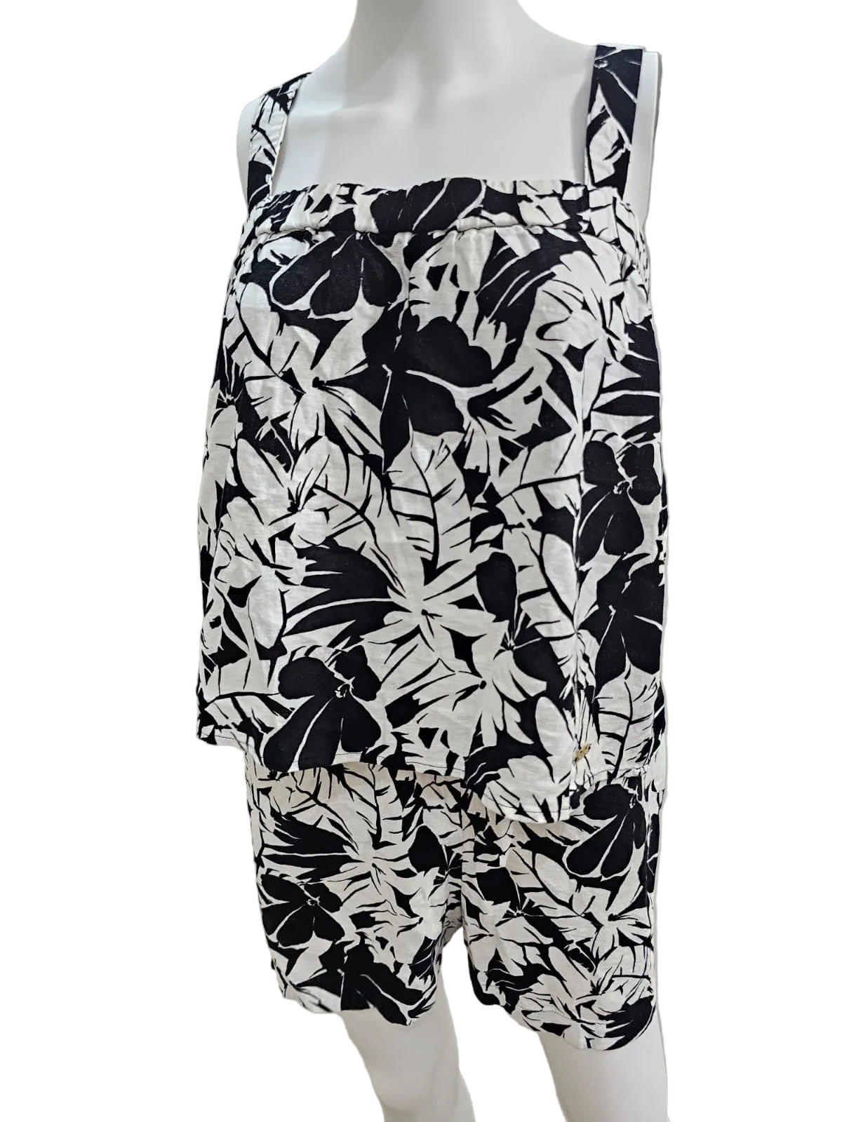 Micheal Kors Set de Short y Blusa, Estampada Blanco y Negro, Talla L