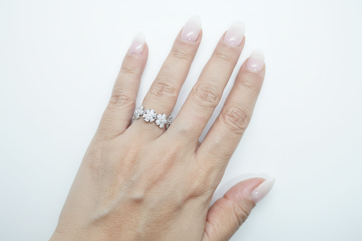 Joyería Fina, para toda ocasión, sisters jewelry, Just $790.00! ShopAnillo con florcitas de zircones now at Sister'sJewelrySister'sJewelry{TAGS