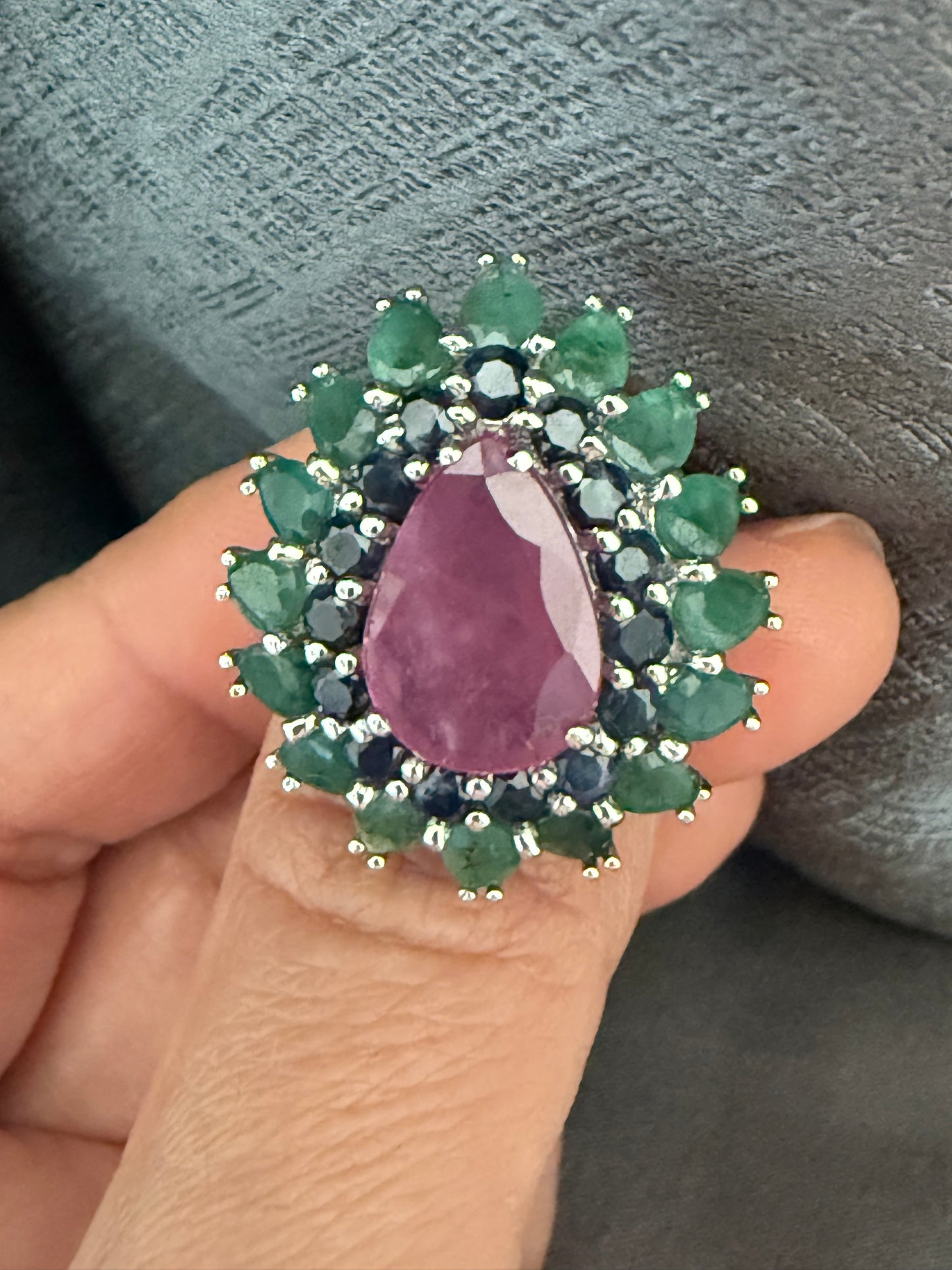 Anillo talla 7 en plata925 con esmeraldas rubie y zafiros naturales