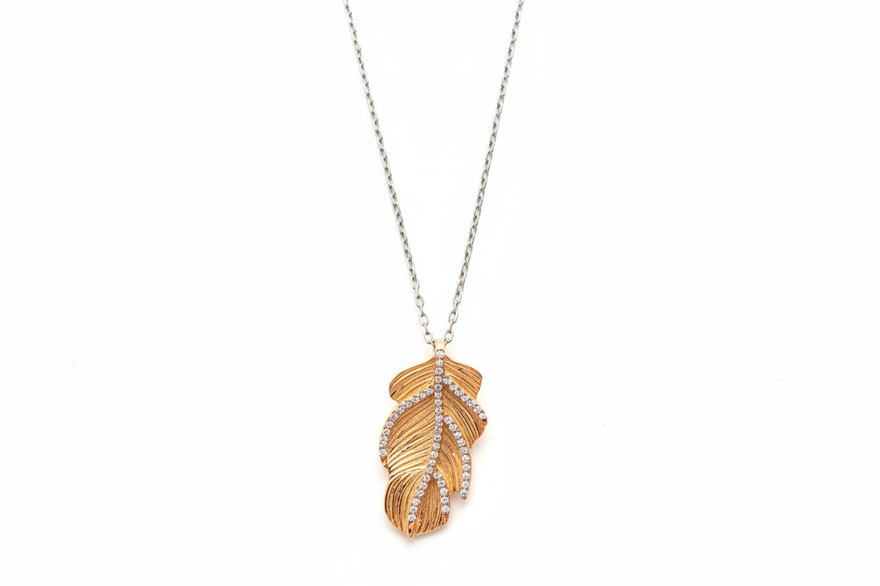 Joyería Fina, para toda ocasión } from {sisters jewelry} - Just $1200.00! ShopCadena con dije de hoja now at Sister'sJewelrySister'sJewelryCadenas