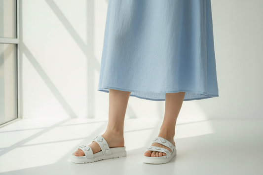 Sandalias Blancas NICOLLE MILLER , TALLA 9