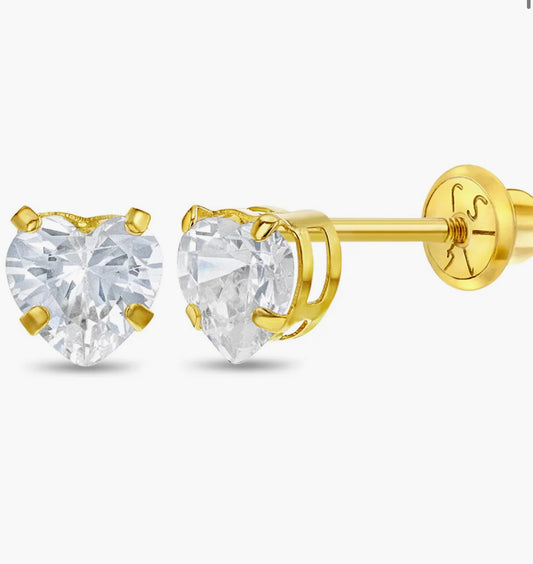 Aritos en oro de 14k con rosca de seguridad, ideal para niña o piercing, con forma de corazón