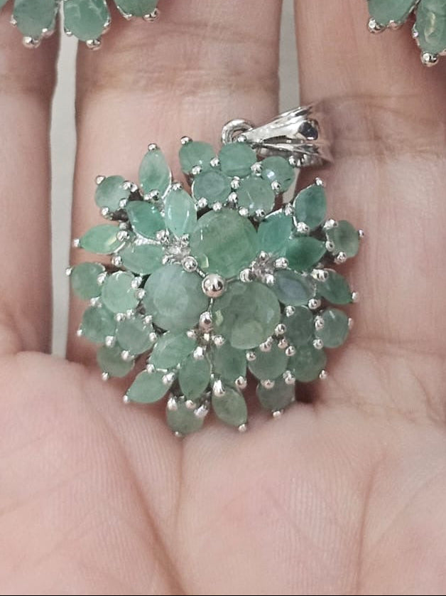 Dije en plata925 con esmeraldas naturales