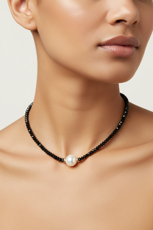 Collar de espinel negro natural y perla natural con oro de 14k