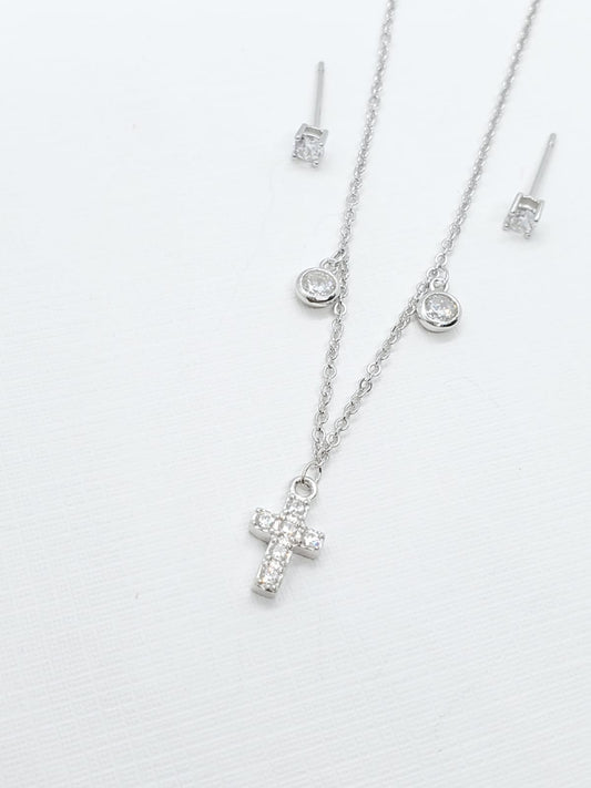 Joyería Fina, para toda ocasión, sisters jewelry, Just $590.00! ShopCadena con charms de cruz y zircones now at Sister'sJewelrySister'sJewelry{TAGS