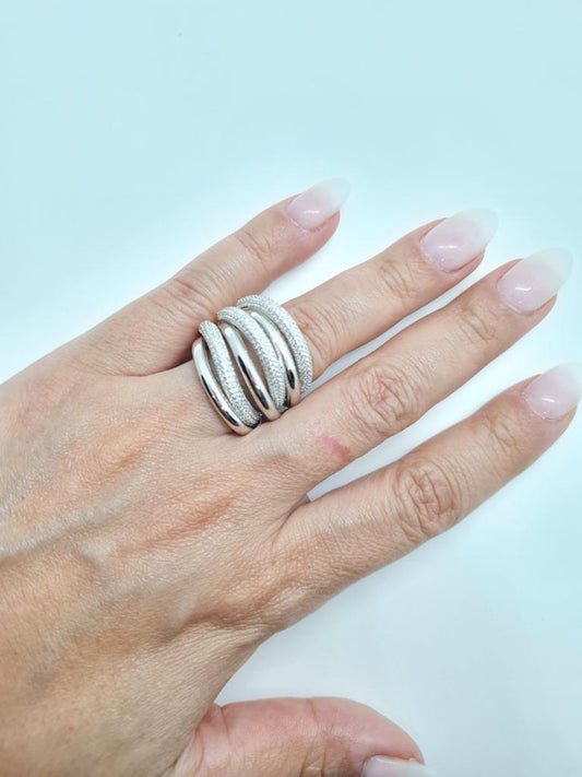 Joyería Fina, para toda ocasión } from {sisters jewelry} - Just $2200.00! ShopAnillo entrelazado now at Sister'sJewelrySister'sJewelryAnillos