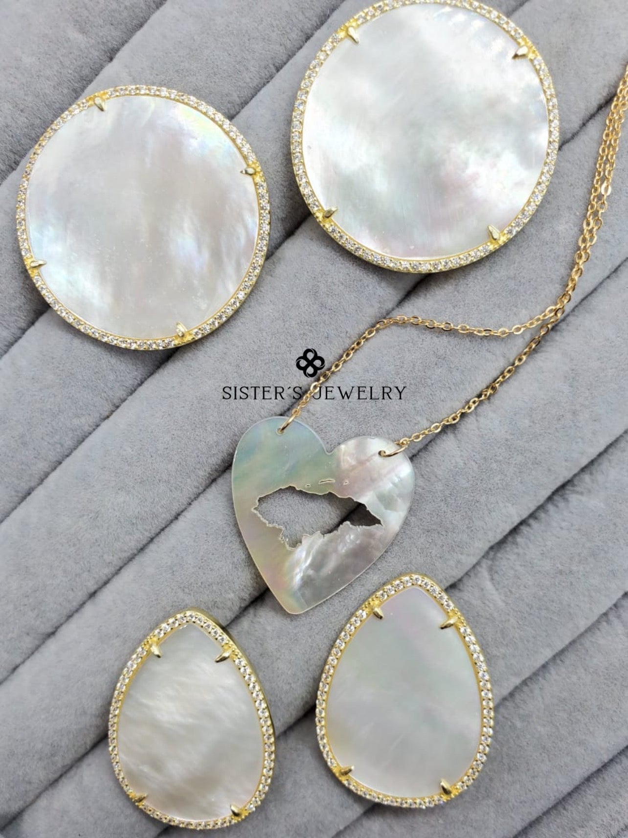 Joyería Fina, para toda ocasión, sisters jewelry, Just $650.00! ShopCadenas con mapa de Honduras now at Sister'sJewelrySister'sJewelry{TAGS