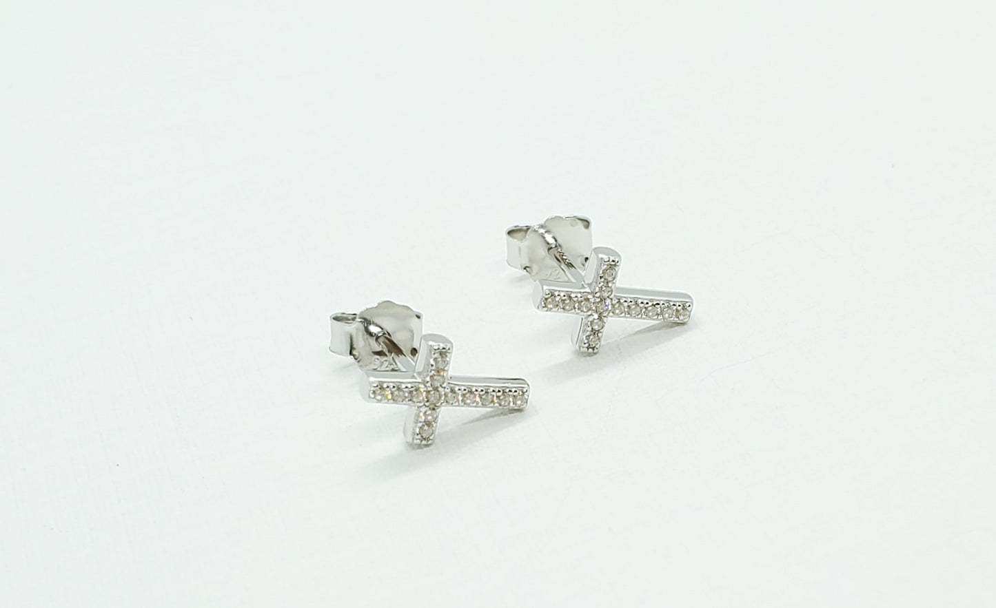 Joyería Fina, para toda ocasión } from {sisters jewelry} - Just $420.00! ShopMini cruces now at Sister'sJewelrySister'sJewelryAritos