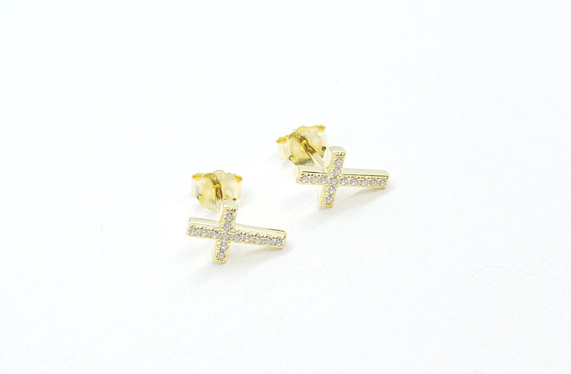 Joyería Fina, para toda ocasión } from {sisters jewelry} - Just $420.00! ShopMini cruces now at Sister'sJewelrySister'sJewelryAritos